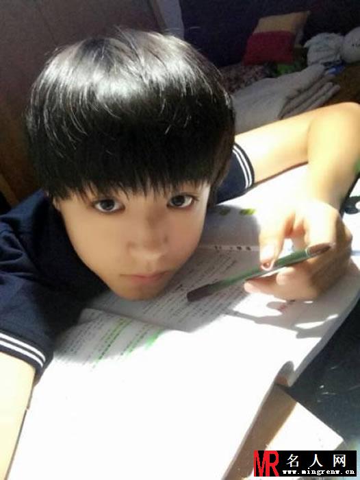 TFBOYS王俊凯2014年下半年帅气生活照集(1)