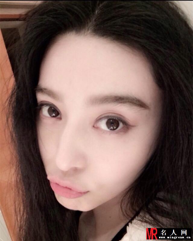 揭秘明星卖萌耍宝嘟嘴吐舌秘籍(1)
