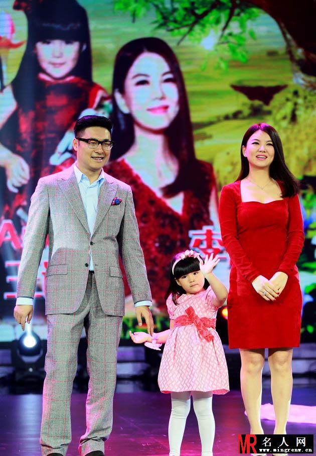 李湘夫妇携女现身 Angela加盟巴啦啦小魔仙2(1)