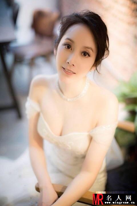 许慧欣晒婚纱照 唯美出镜却不见老公身影(1)