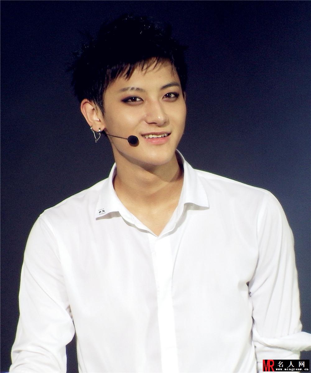 2014年8月EXO帅气亮相三星GALAXY南京音乐节黄子韬图片(1)