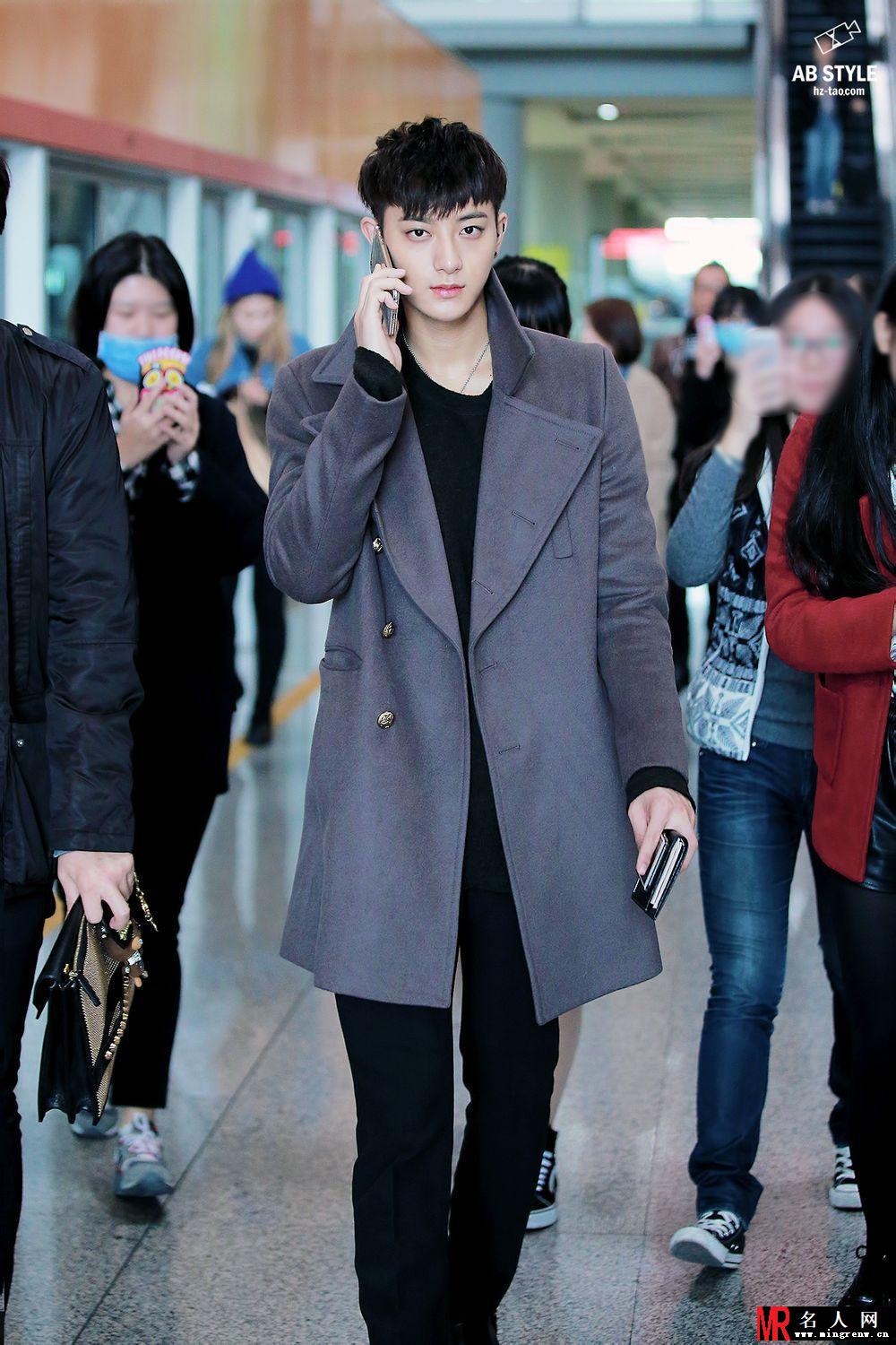2014年11月EXO韩国金浦飞往北京机场帅气写真黄子韬图片写真(1)