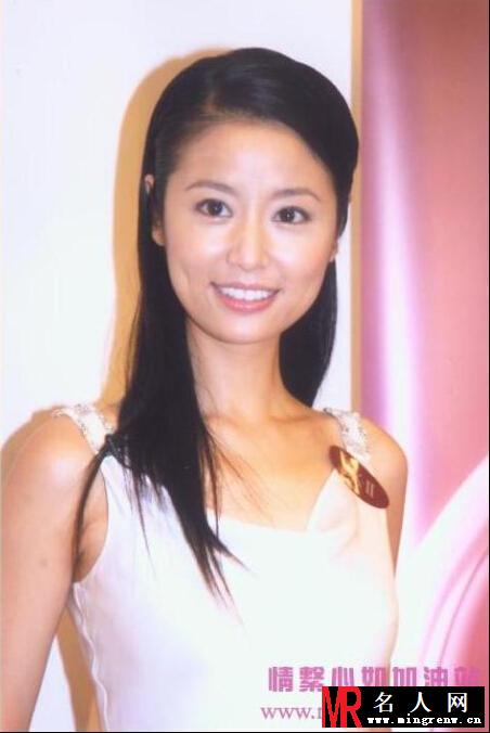 林心如出席SK2香港宣传活动白衣红裙气质清纯(1)