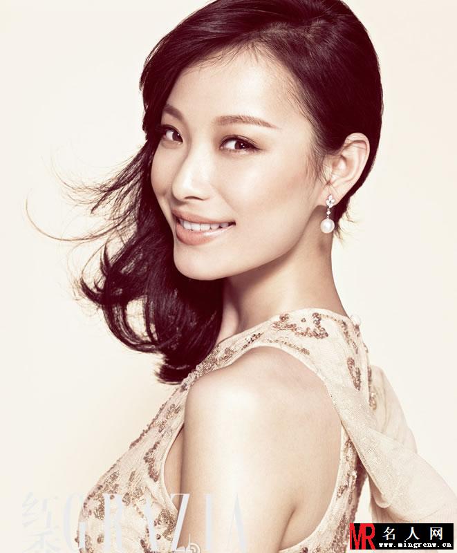 倪妮2012登红秀2月刊 笑容甜美身材性感(1)
