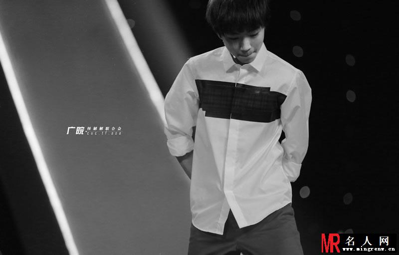 TFBOYS王俊凯《中国文艺》 两个虎牙可爱至极(1)