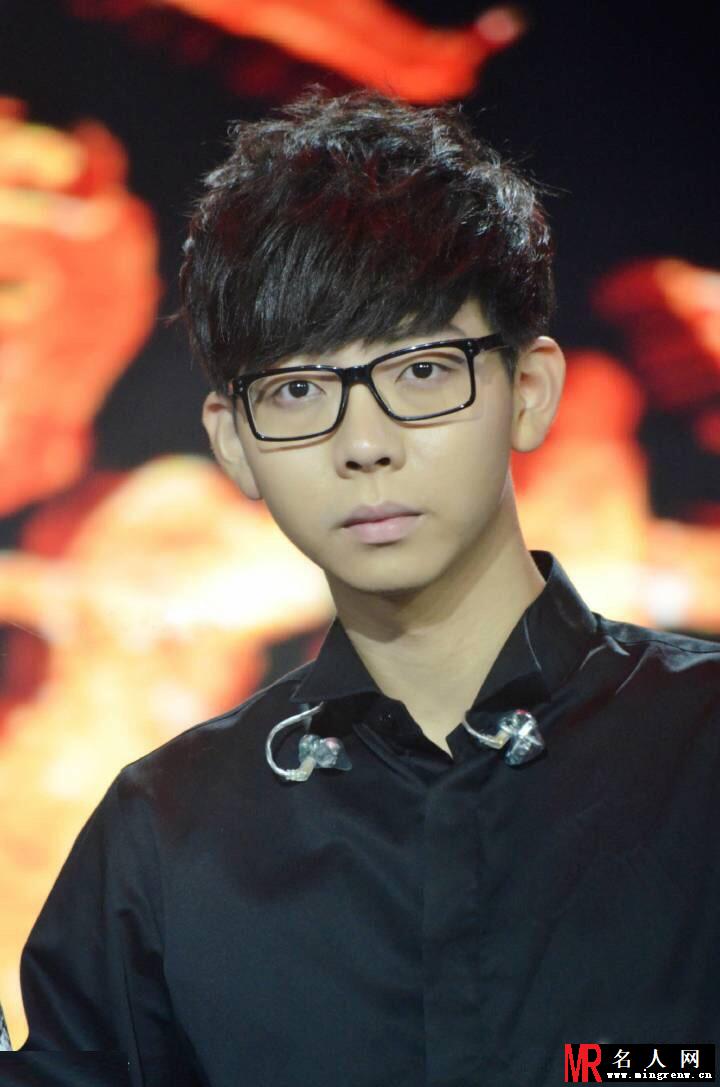 邓超柳岩等诸明星现身《四大名捕3》发布会胡夏卖萌(1)