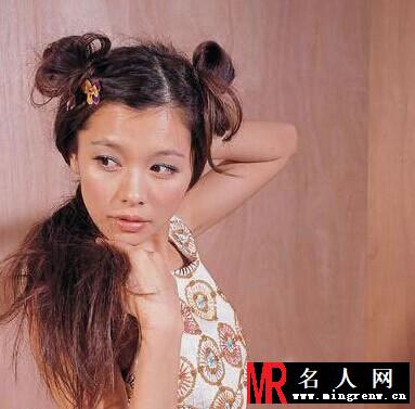 徐若瑄罕见写真曝光 目光呆在造型雷人(1)