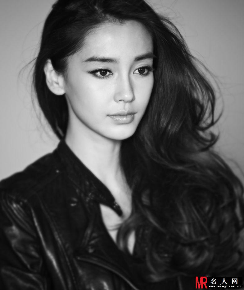 Angelababy赴韩拍广告 甜美笑容绽放春意(1)