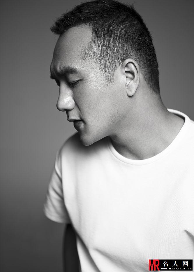 黄觉型男写真 深邃眼眸令人窒息(1)