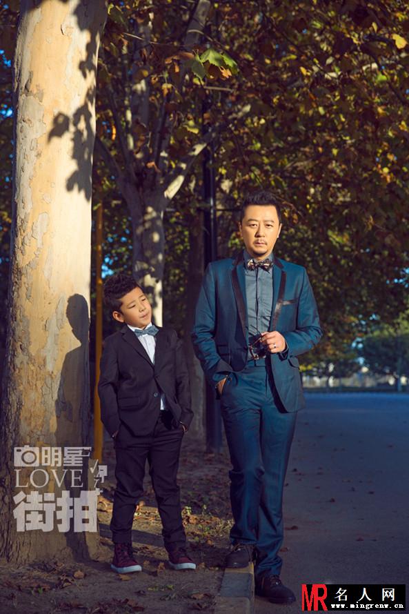 辣妈萌宝亲子装欢乐来袭 李小璐嘟嘴亲女儿(1)
