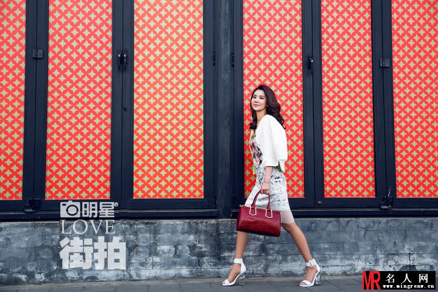 张瑞希时尚街拍 人鱼小姐倾情演绎轻熟女(1)