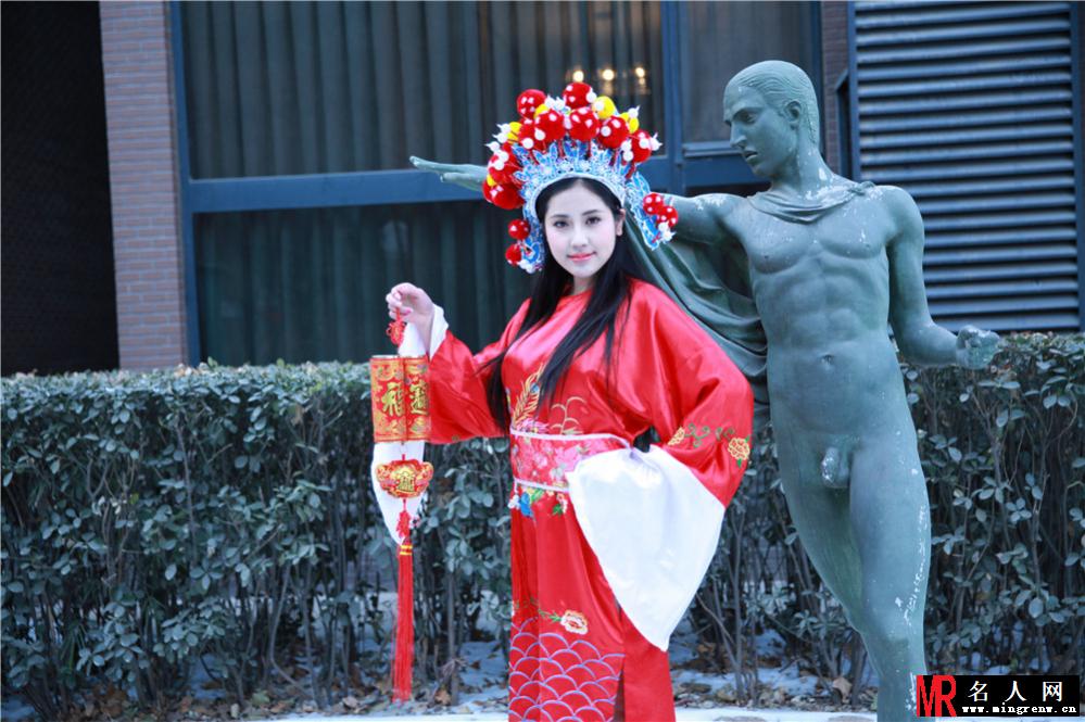 K奶戴予桐情人节拍写真 秀爆乳变最美女财神(1)