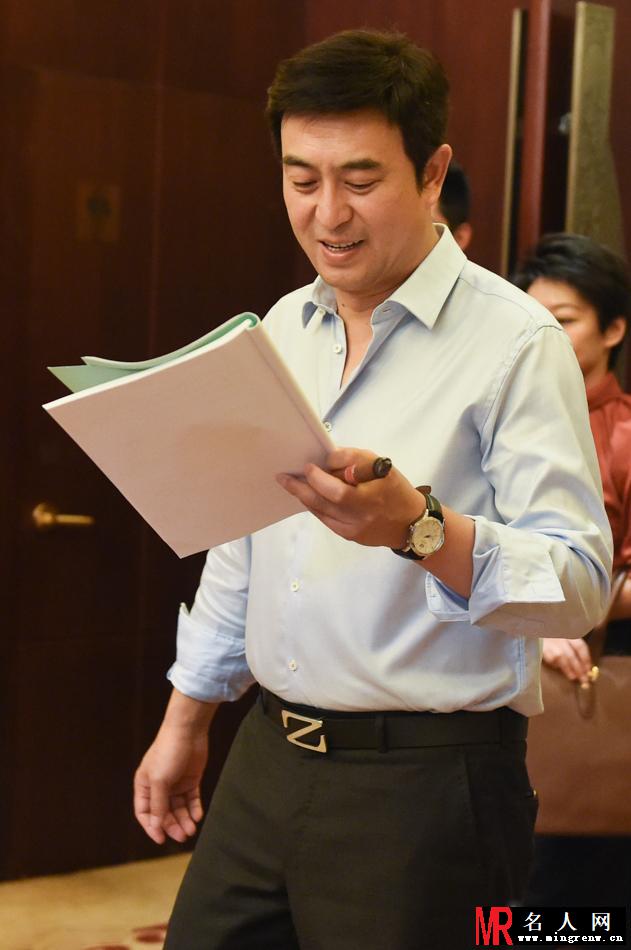 探班《猎场》片场 张嘉译胡歌帅气有型(1)