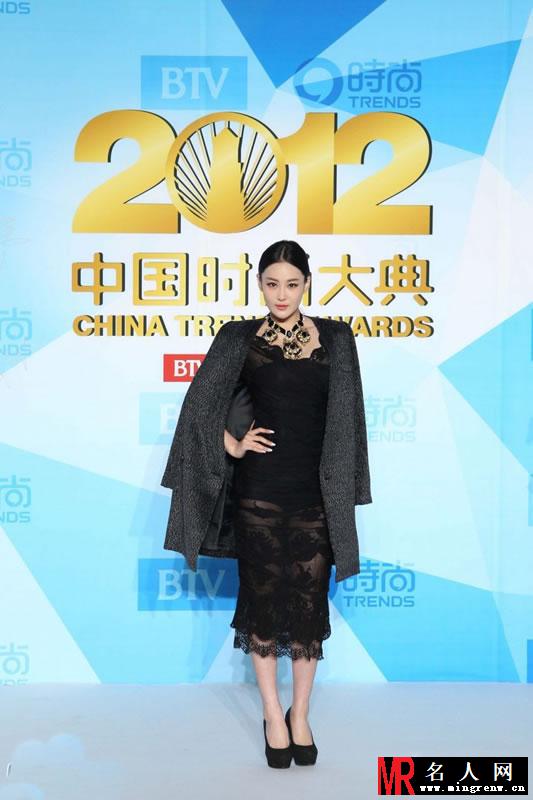 2012年时尚大典 张馨予露乳夺人眼球(1)