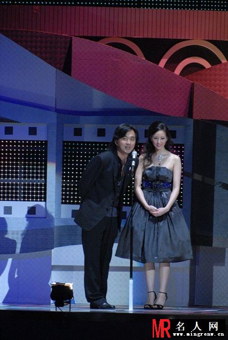 2006年11月金马奖颁奖礼 张钧甯靓丽紫裙成焦点(1)
