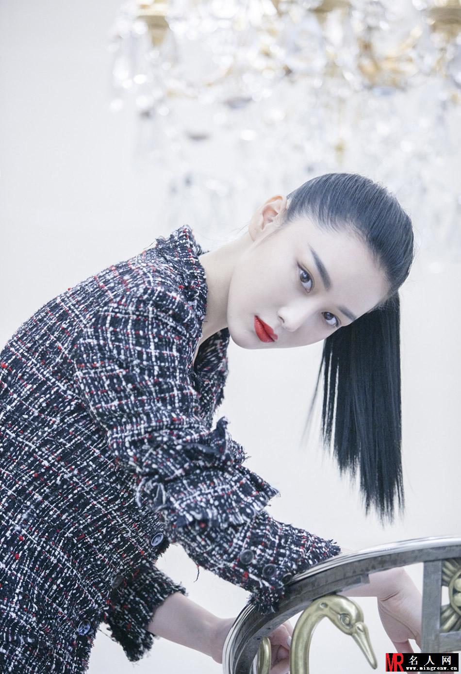 张馨予利落干练套装 时尚优雅演绎职场熟女范(1)