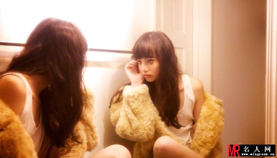 小松菜奈湿身拍摄酒店沐浴香艳写真 网友惊叹：“肯定火！”(1)