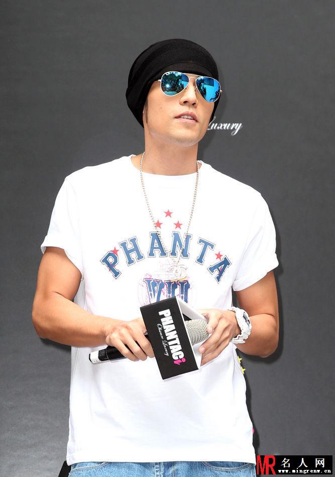 周杰伦暴瘦后首亮相 否认与昆凌订婚(1)