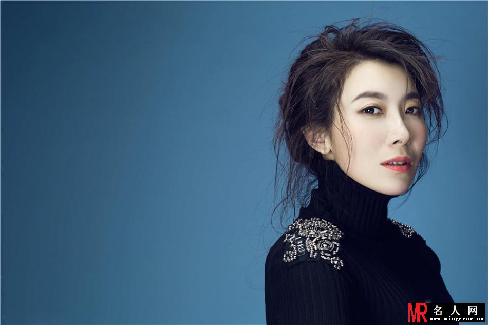 张棪琰曝初秋写真 发丝凌乱显熟女范儿(1)