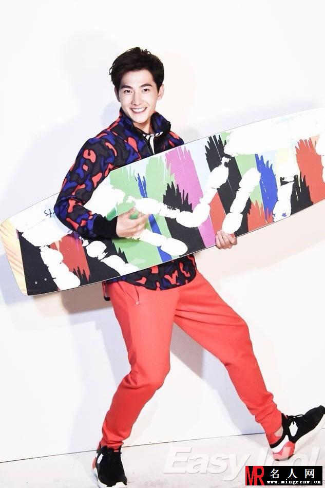 杨洋EasyIdol鬼马写真 演绎时尚轻熟男(1)