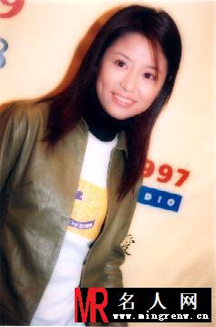 林心如1999年出席新城C助公益金筹款义卖日活动组图(1)