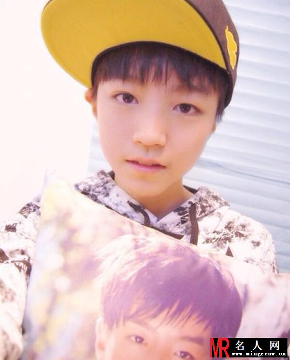 TFBOYS王俊凯2013年青涩生活照集(1)