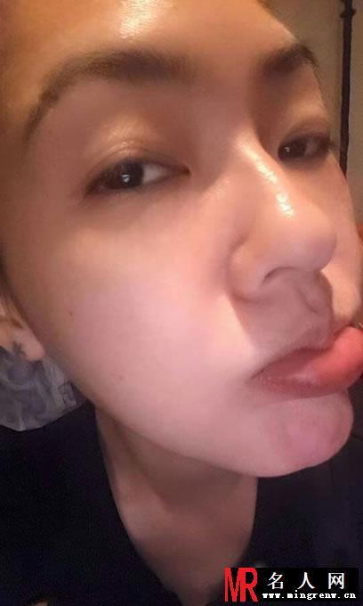 小s疑似家暴遭软禁 素颜自拍破除谣言(1)
