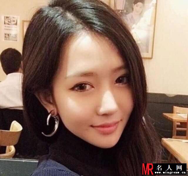 越南最美女大学生 美艳生活自拍照网络走红(1)