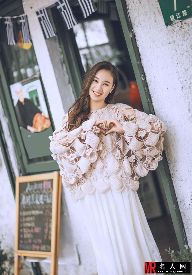 95后美少女程砚秋文艺写真(1)