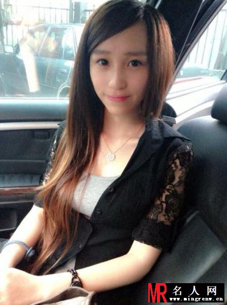 “最美包子妹”网络走红 大胸美颜令网友尖叫(1)