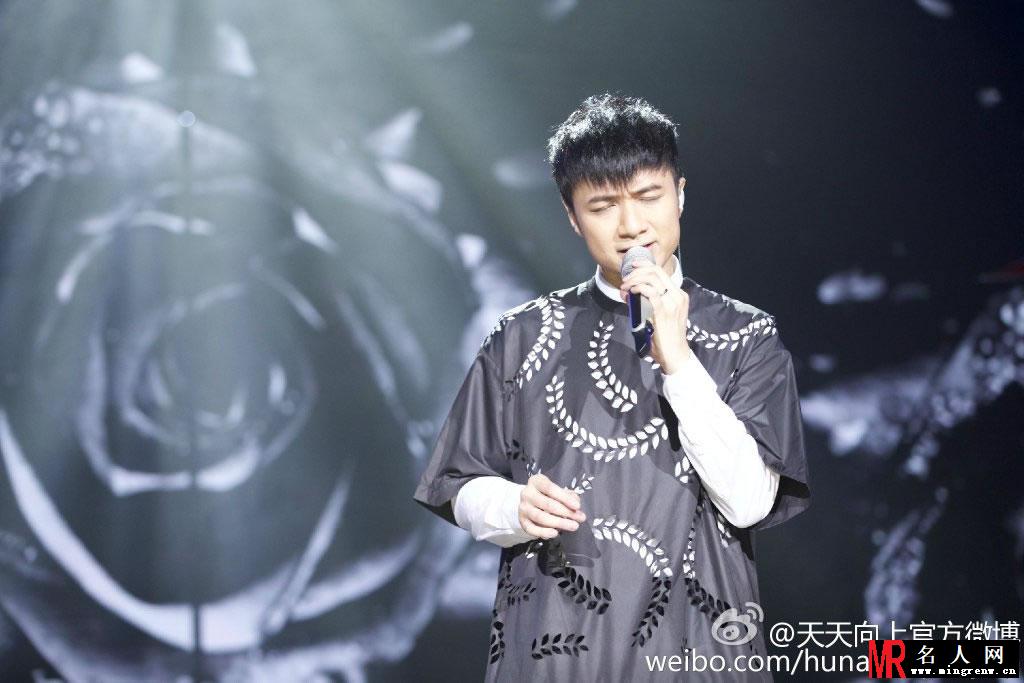 《天天向上》古巨基高清舞台照 演绎最萌主持人(1)