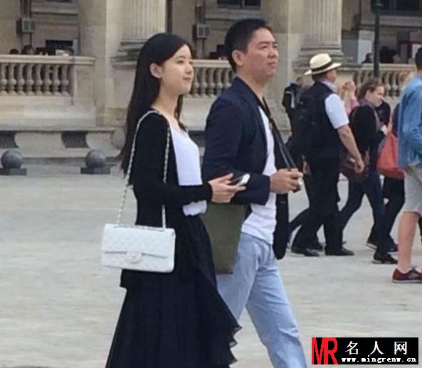 揭秘奶茶妹妹刘强东恋情全程 奶茶婊成网络新词(1)