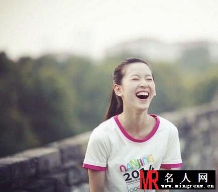 揭秘奶茶妹妹刘强东恋情全程 奶茶婊成网络新词(1)