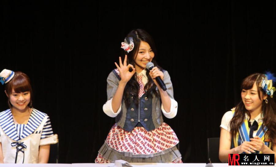 AKB48空降上海获宅男追捧 着女仆装甜美现身(1)