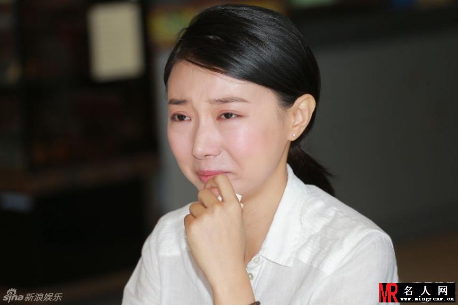 马赛不雅视频遭泄 记者会痛哭流涕(1)