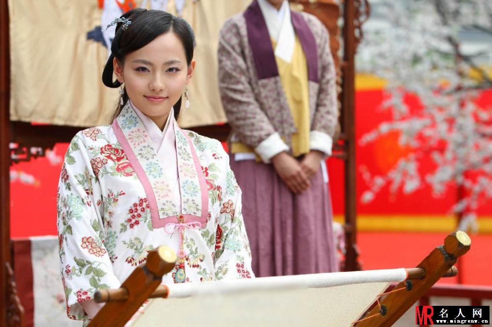 张嘉倪曝美人如画剧照 沐浴画面惊艳(1)