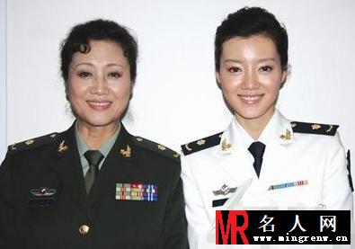 明星母女照大盘点 李小璐貌不如母亲(1)