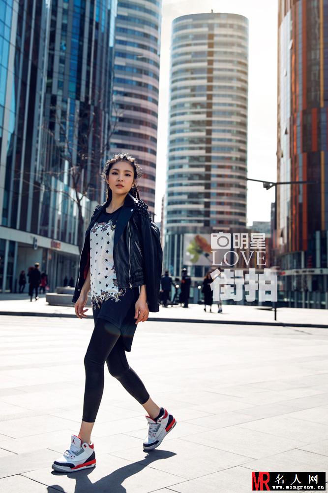 毕夏绚烂街拍 诠释温暖摇滚范(1)