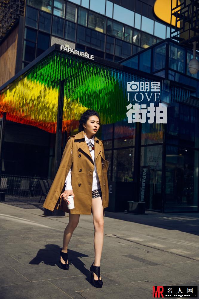 毕夏绚烂街拍 诠释温暖摇滚范(1)