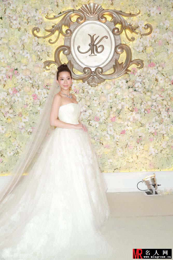 汪圆圆蔡加赞大婚 新娘挂金猪戴金镯子珠光宝气(1)