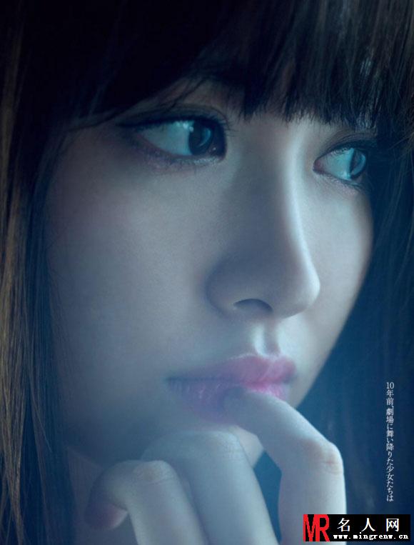 AKB48《花花公子》写真 互相撕衣尽显诱惑(1)