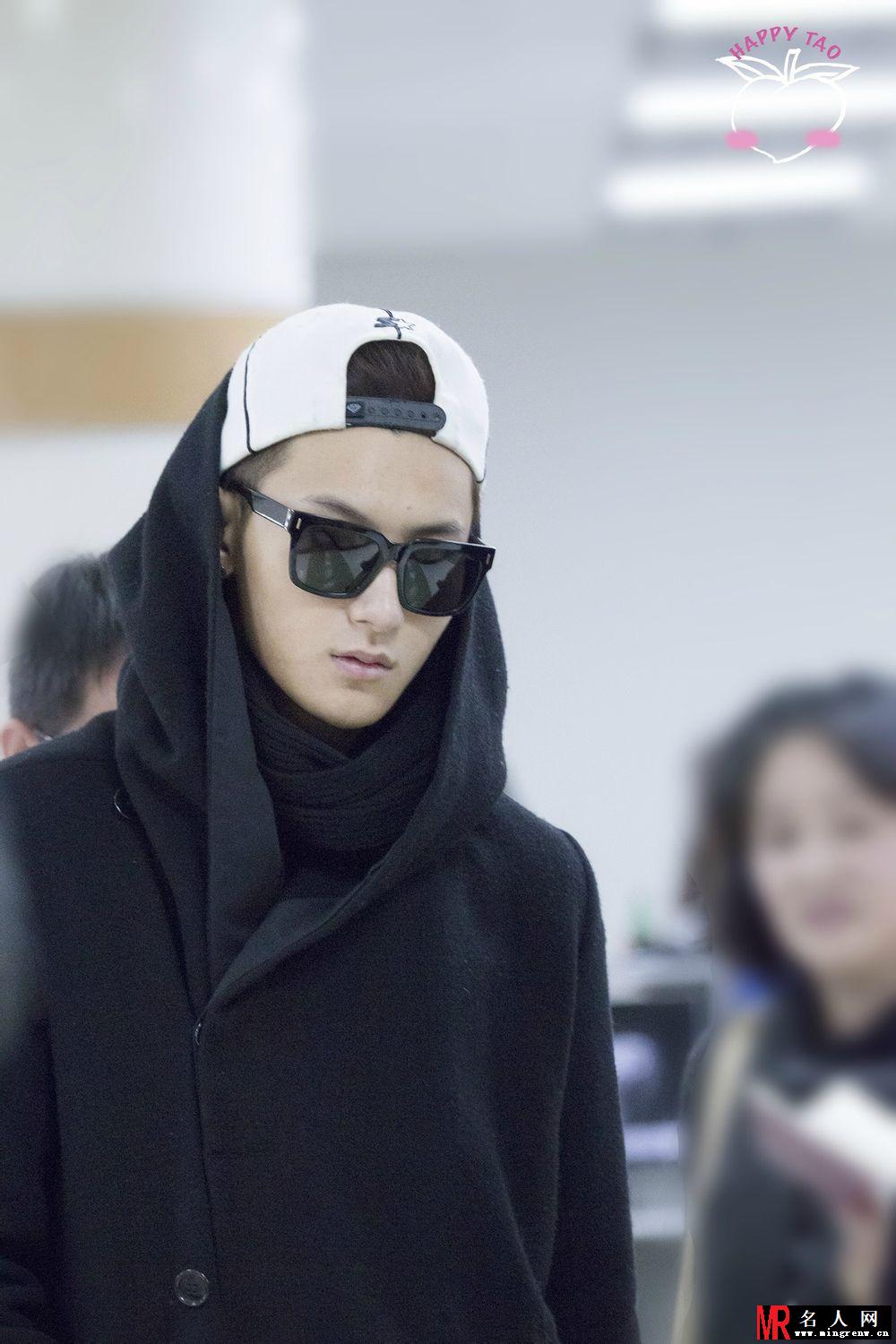 2014年12月EXO韩国金浦赴日本大阪机场写真黄子韬图片写真(1)