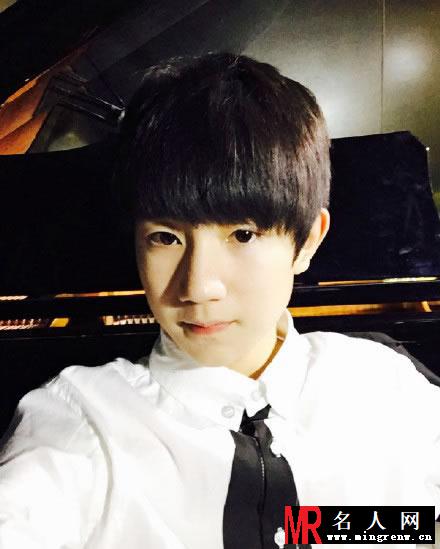 TFBOYS王源2015最新生活照 古灵精怪搞笑可爱(1)