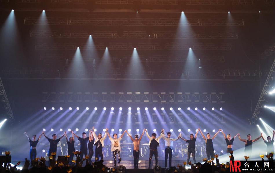 天团BigBang强势回归 韩国首尔演唱会HIGH爆全场(1)