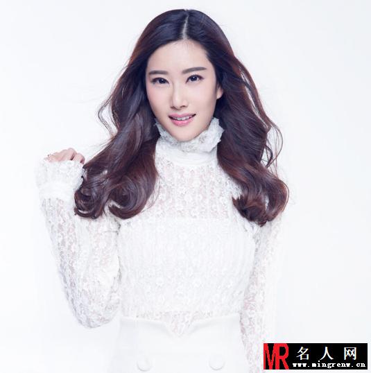 张如意纯白写真曝光 雪白肌肤令人心醉(1)