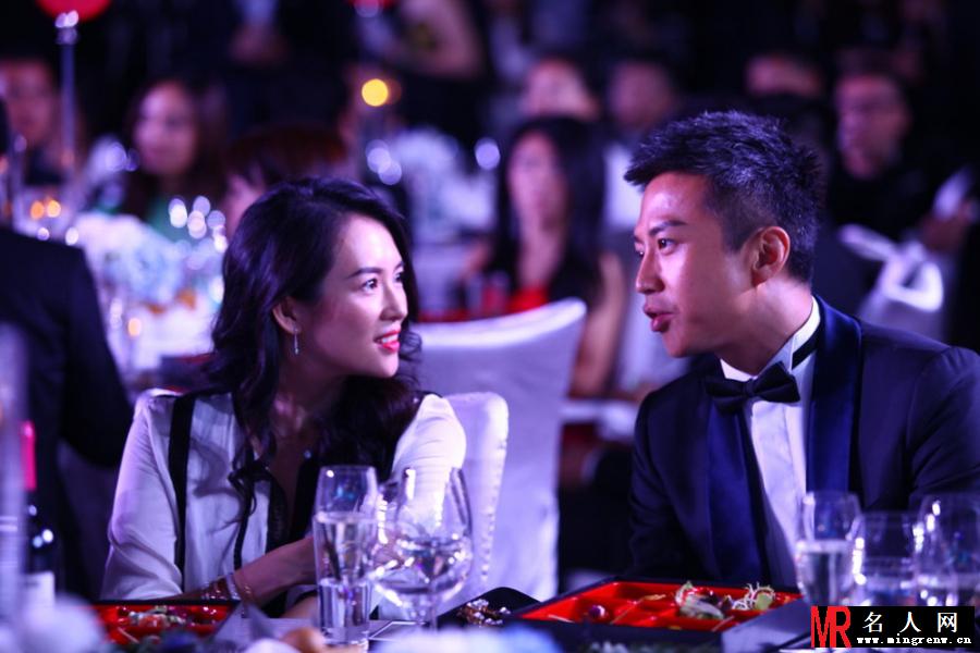 章子怡复古装现身芭莎慈善夜 为公益豪掷千金(1)