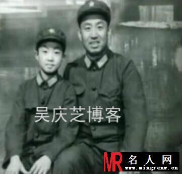 金星男儿身旧照 英俊挺拔似小生(1)