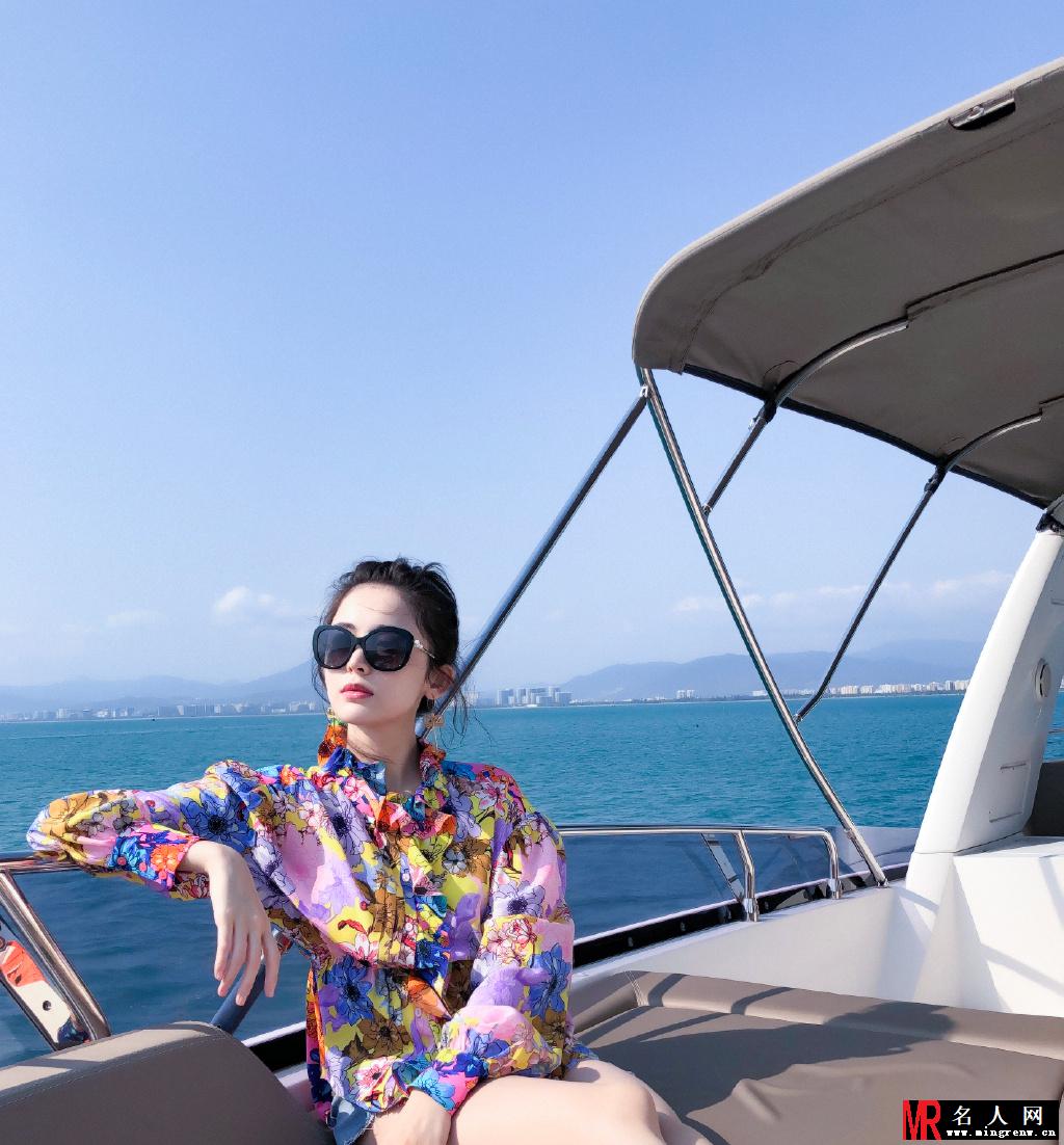 古力娜扎性感动人度假写真图片(1)