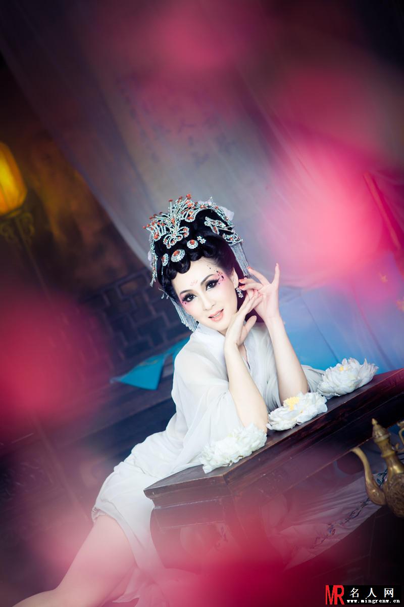 贾沐晴写真曝光 妆容精致夺人眼球(1)