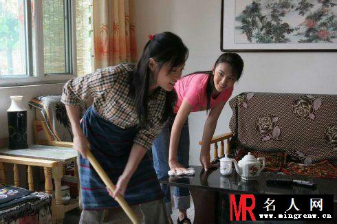 男人脊梁女人背雪花剧照(1)